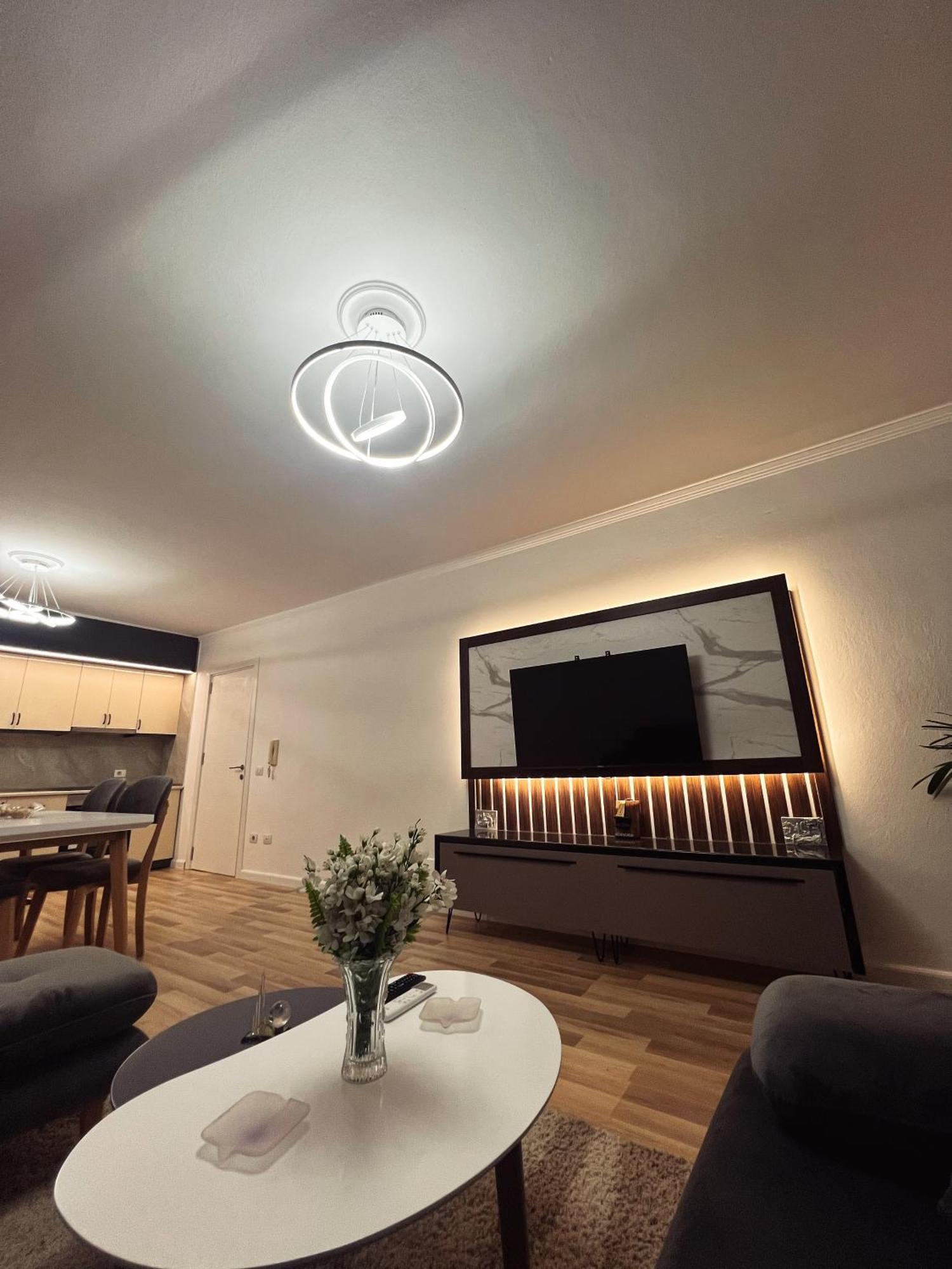 Art'S Apartment Тирана Экстерьер фото